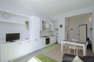 Cucina o angolo cottura di Spacious and new apt in Città Studi