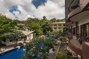 Bazén v ubytování Koh Tao Regal Resort - SHA Plus nebo v jeho okolí
