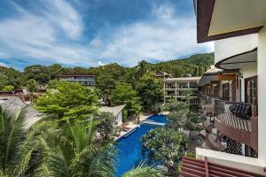 Bazén v ubytování Koh Tao Regal Resort - SHA Plus nebo v jeho okolí