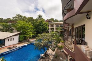 Bazén v ubytování Koh Tao Regal Resort - SHA Plus nebo v jeho okolí