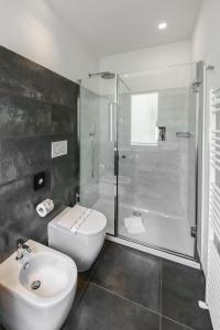 A bathroom at La Bella Modena