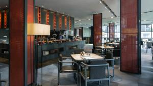 The Lucid Hangzhou XiXi Wetland Hotel 레스토랑 또는 맛집