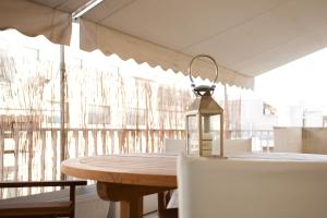Balkon lub taras w obiekcie Acropolis area 5 minutes to the Museum and metro