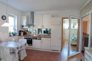 Η κουζίνα ή μικρή κουζίνα στο Ferienwohnung Keull +6 φωτογραφίες