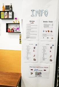 Ein Zertifikat, Auszeichnung, Logo oder anderes Dokument, das in der Unterkunft Hostel A2C ausgestellt ist