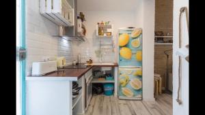 Nhà bếp/bếp nhỏ tại casa a 800 metros de la playa de Las Arenas