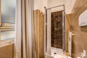 Kúpeľňa v ubytovaní GuestHouse o Affittacamere La civetta di Trastevere + 37 fotografií