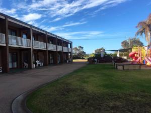 Gallery image of Black Swan Motor Inn in Lakes Entrance