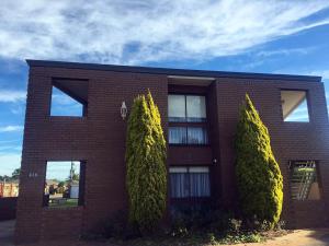 Gallery image of Black Swan Motor Inn in Lakes Entrance +21 photos