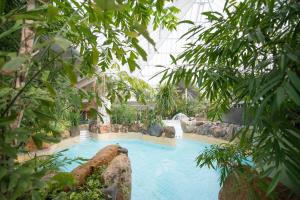 Bazén v ubytování Hotel Kempense Meren by Sunparks nebo v jeho okolí