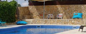 Bazén v ubytovaní Arianella Holiday Home Penedes alebo v jeho blízkosti