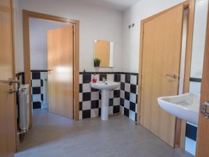 Koupelna v ubytování Albergue de Prioro