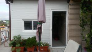 Balkón nebo terasa v ubytování Habitacion Familiar en un Ático con gran terraza y,cocina ,en la playa