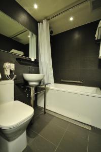 Bagno di Forward Suites II