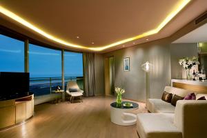 Foto da galeria de Wyndham Grand Qingdao em Huangdao