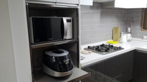 Kjøkken eller kjøkkenkrok på Geoje Seaside Luxury Family Villa + 10 bilder