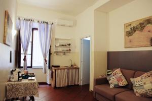 A seating area at Trastevere Dream House