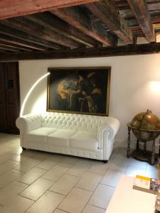 Ruang duduk di Domus Antiqua San Lorenzo