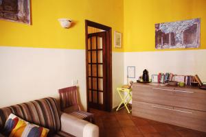 A seating area at Trastevere Dream House