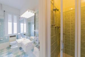 Vannituba majutusasutuses Suite Hotel Elite