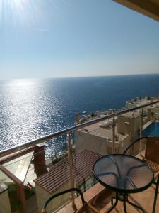 vistas al océano desde el balcón de un crucero en Apartment Sea Space 3, en Dobra Voda
