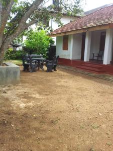 Κήπος έξω από το Ami place Rooms with Kitchen