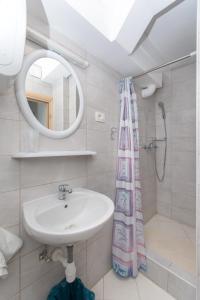Kúpeľňa v ubytovaní Ratak House
