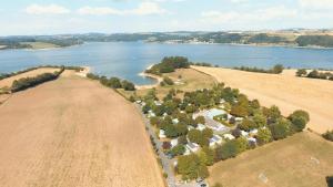 Un paisaje natural cerca del camping