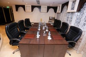 Zona de negocis o sala de conferències de Al Hamra Hotel