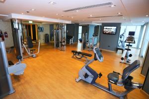 Gimnàs o zona de fitness de Al Hamra Hotel
