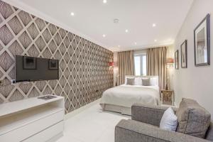Gallery image of Ashburn Court Apartments in London