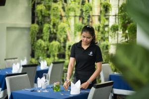 Hosté ubytování Monthara Angkor Residence + 37 fotografií