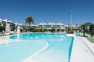 Bazén v ubytování Bungalow Duna Flor Maspalomas nebo v jeho okolí