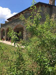 Κήπος έξω από το Stone house