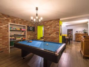 Tavolo di biliardo di Holiday Home in Theux near Spa Town