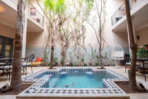 Swimming pool sa o malapit sa Riad Adrar