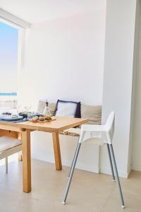 Fotografie z fotogalerie ubytování Sunny Beachfront Escape v destinaci Castelldefels