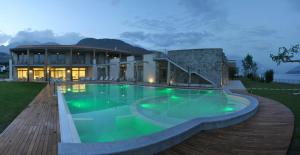 Basen w obiekcie Tullio Hotel lub w pobliżu