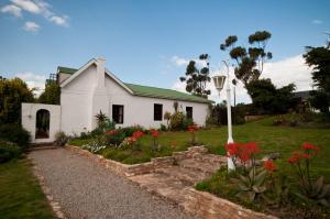 Κήπος έξω από το Leeuwenbosch Country House - Amakhala Game Reserve