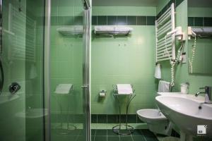 A bathroom at Palazzo Galletti Abbiosi Még 37 kép
