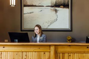 Predvorje ili recepcija u objektu Seward Windsong Lodge