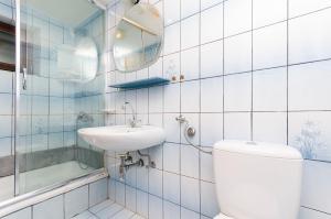 Kúpeľňa v ubytovaní Apartments Rozalija + 36 fotografií