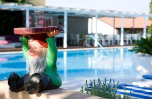 Бассейн в Olivi Hotel & Natural Spa или поблизости