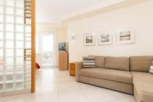 Posezení v ubytování Apartament Sunrise Spacerowa by Noclegi Renters