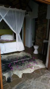Llit o llits en una habitació de Von Bach Dam Resort