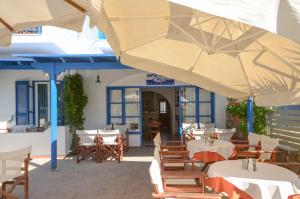 מסעדה או מקום אחר לאכול בו ב-Dimitra Hotel