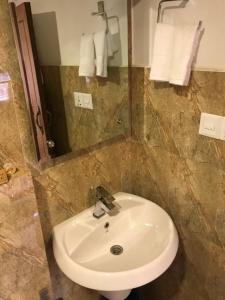 Bagno di Heranya Yala