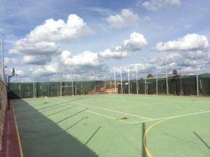 Tennis and/or squash facilities at Cabañas Buenache or nearby