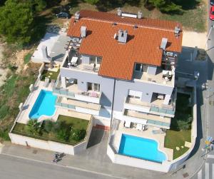 Galeriebild der Unterkunft Deluxe Apartment with private Pool - 100m from the sea in Pula