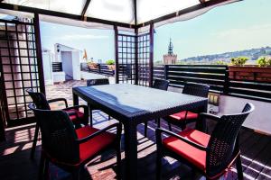 Balkón alebo terasa v ubytovaní Unique Cozy Scenic Penthouse